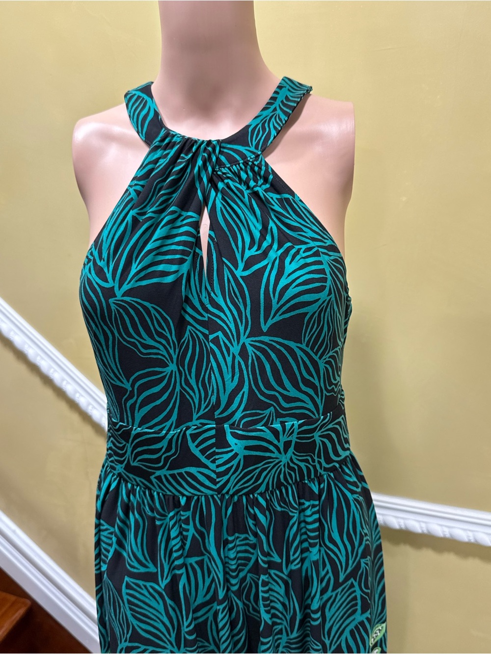 London Times Teal and Black Leaf-Print Halter Maxi Dress - Picture 7 of 9
